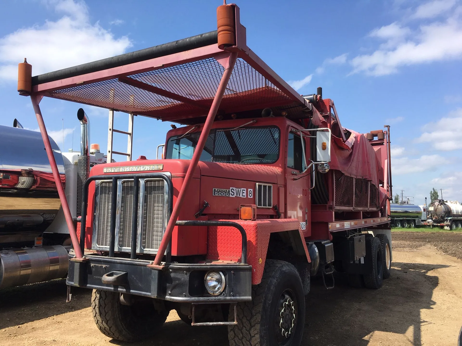 1981 International F5070 6x6 Cab & Chassis / Line Puller Truck