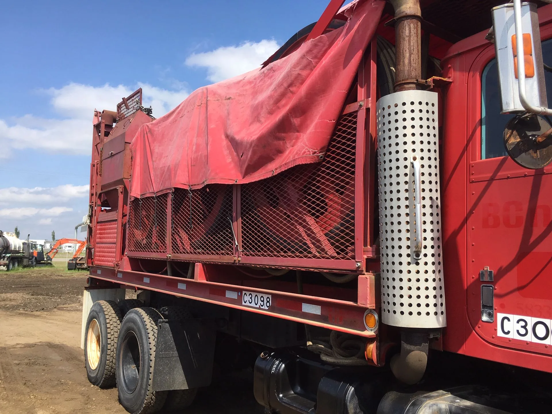 1981 International F5070 6x6 Cab & Chassis / Line Puller Truck