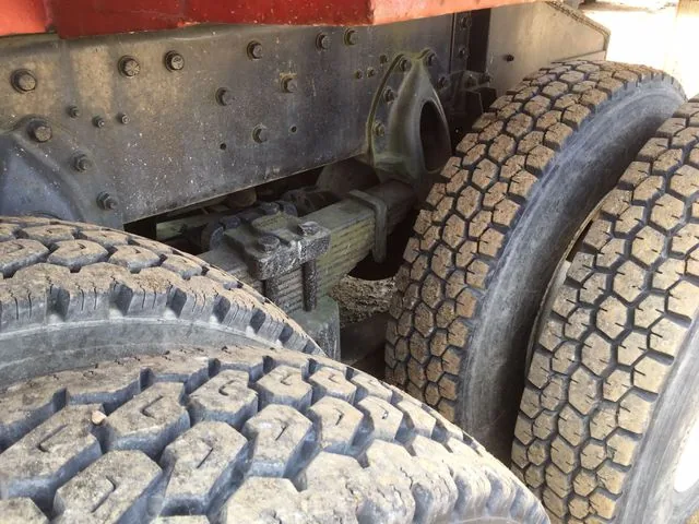 1981 International F5070 6x6 Cab & Chassis / Line Puller Truck