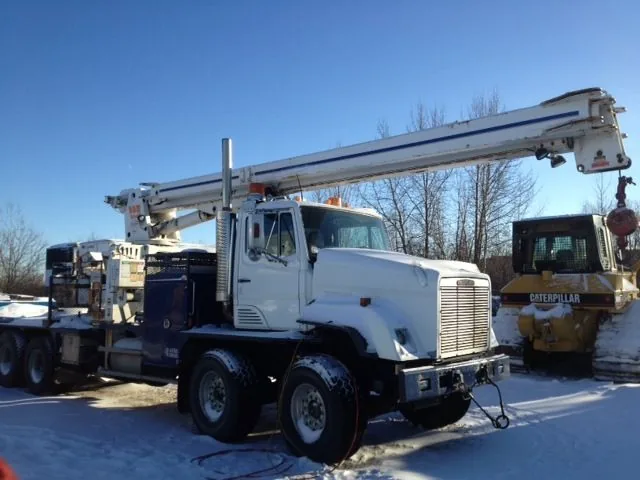 1990 Freightliner Tandem/Tandem Picker Truck