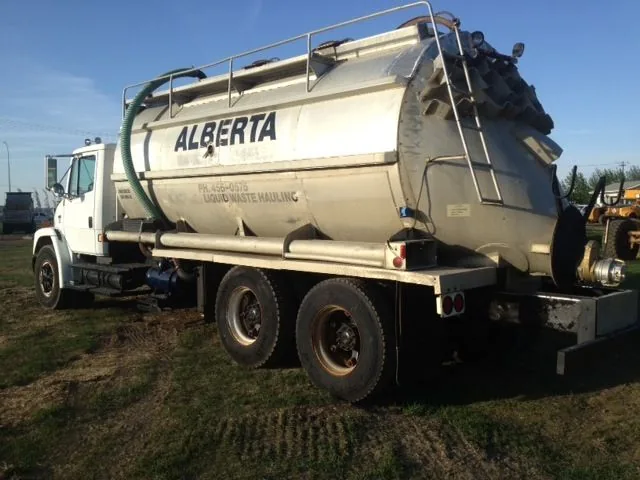 1993 Freightliner FL80 T/A Vacuum Truck