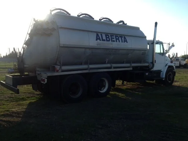 1993 Freightliner FL80 T/A Vacuum Truck