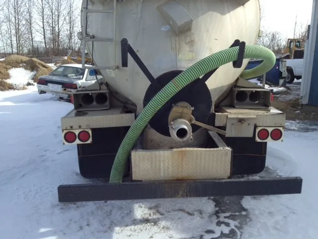 1993 Freightliner FL80 T/A Vacuum Truck