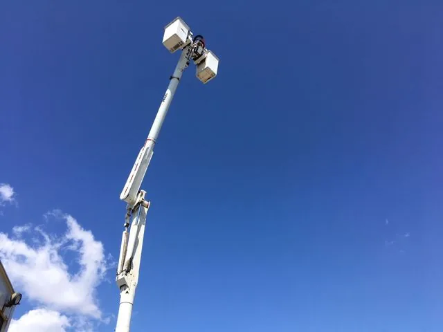 2000 Freightliner FL80 T/A Bucket