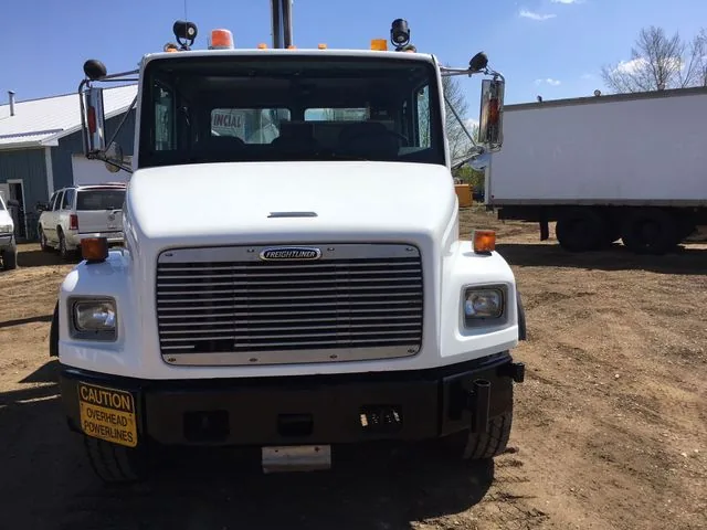2000 Freightliner FL80 T/A Bucket