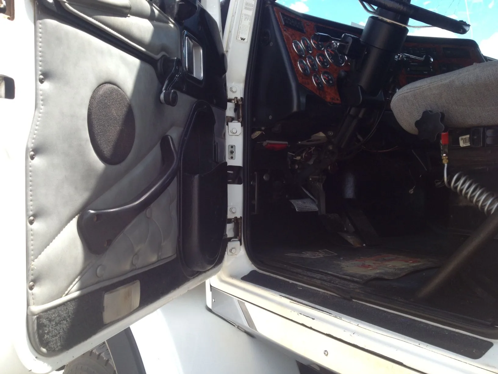 2006 Western Star 4900SA T/A Sleeper Planetary Winch Tractor