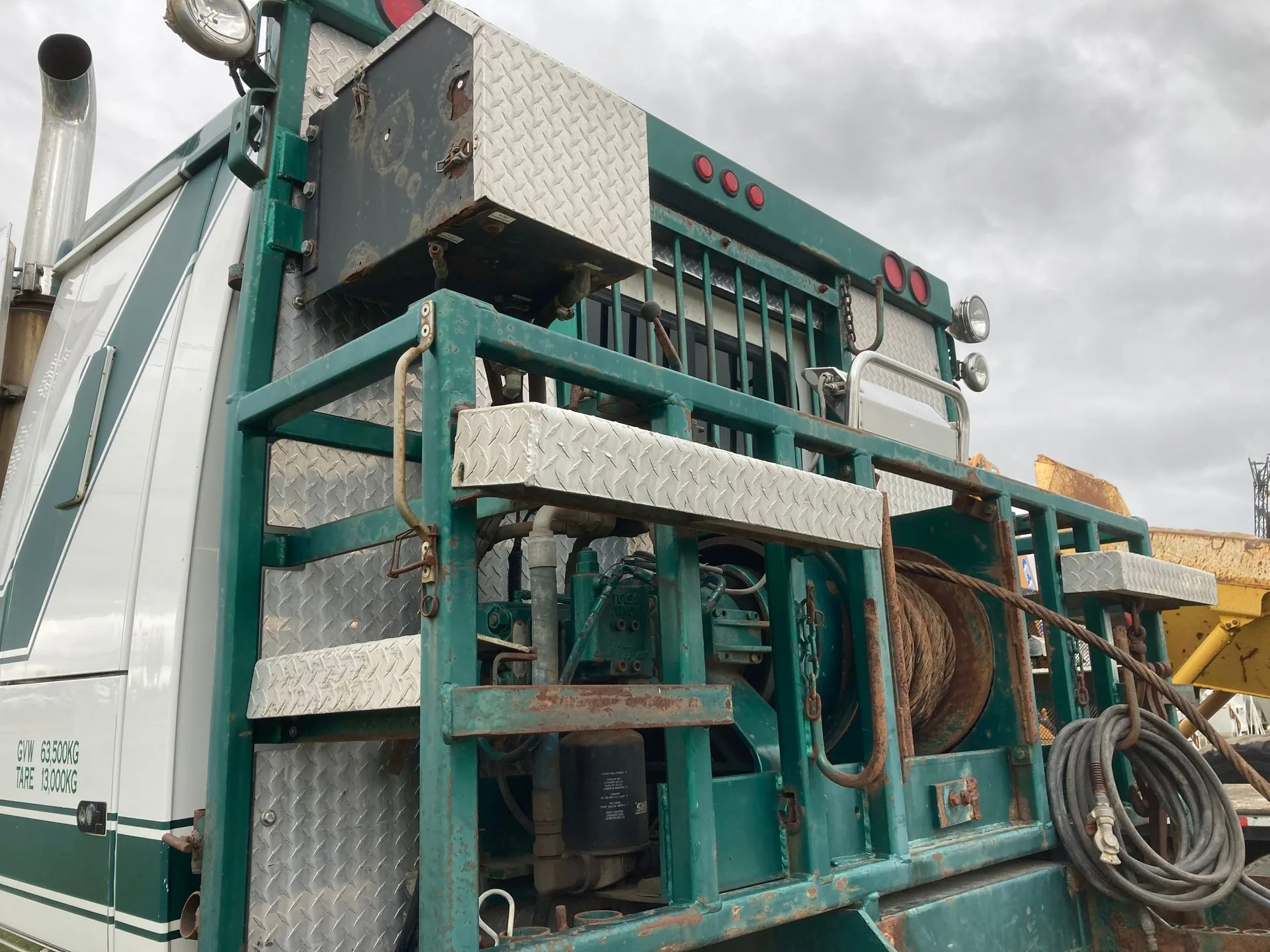 2006 Western Star 4900SA T/A Sleeper Planetary Winch Tractor