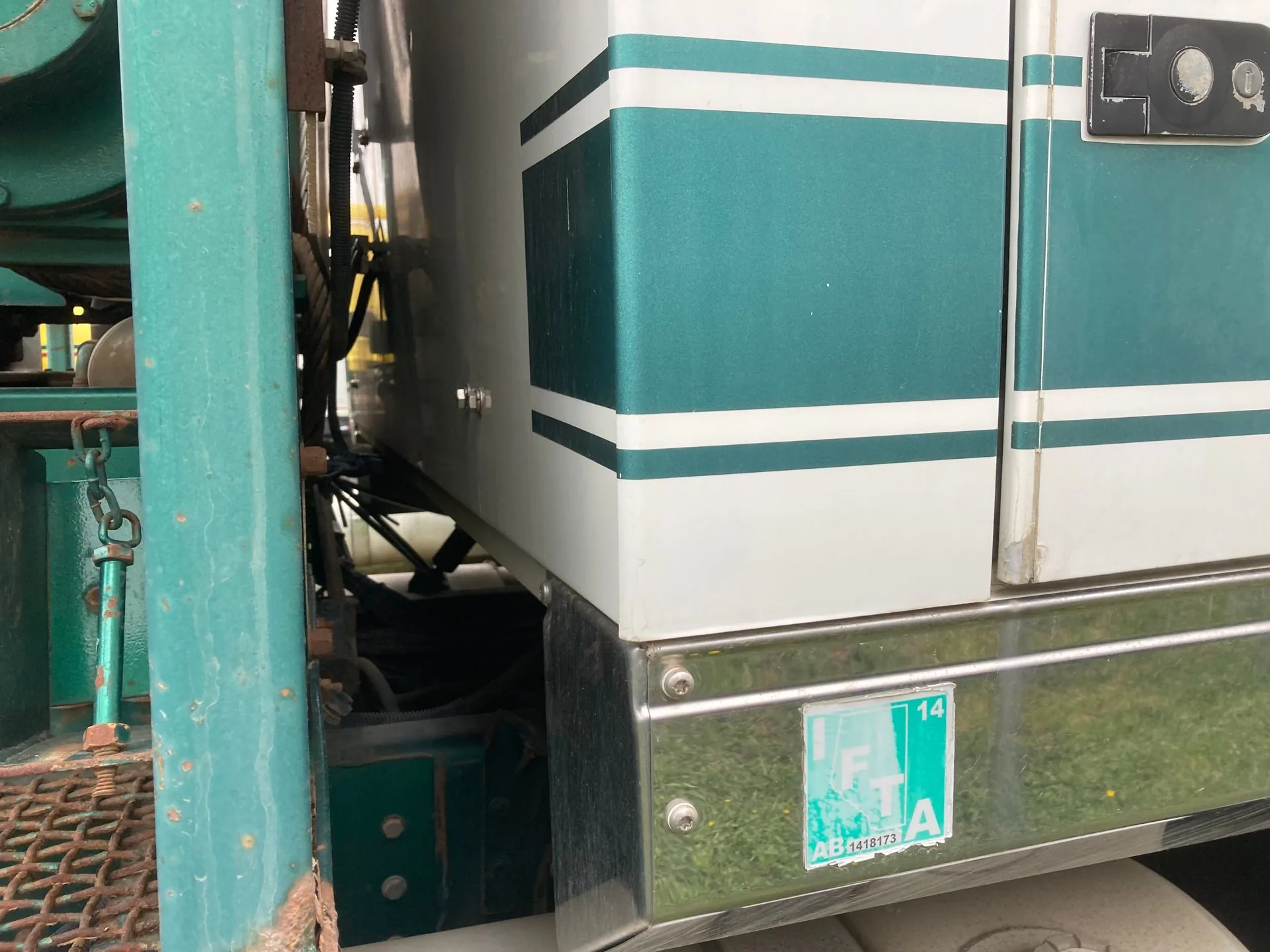 2006 Western Star 4900SA T/A Sleeper Planetary Winch Tractor