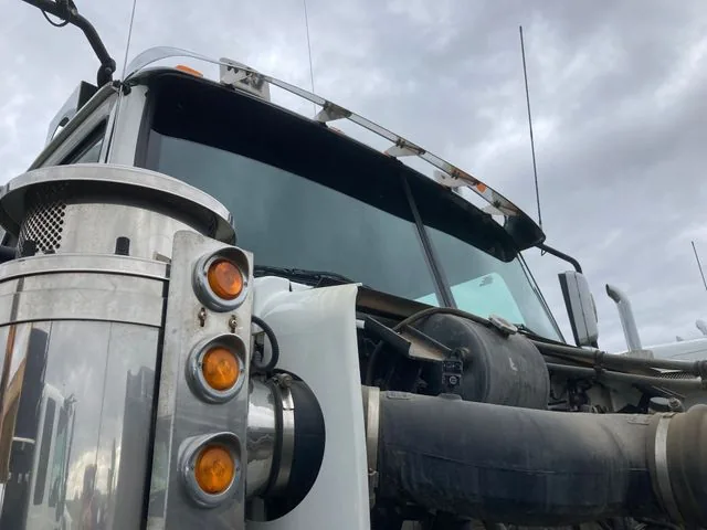 2006 Western Star 4900SA T/A Sleeper Planetary Winch Tractor