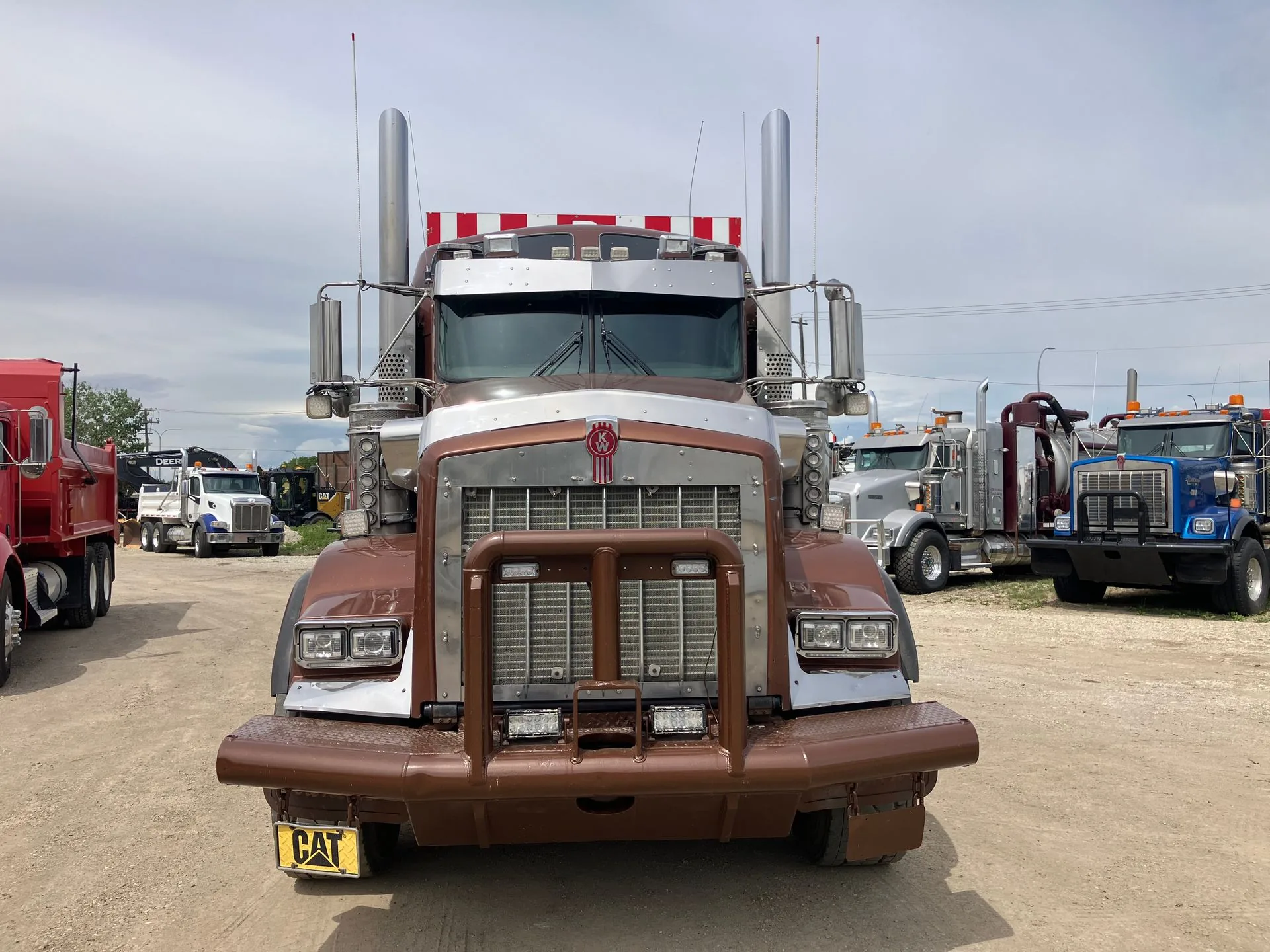 2011 Kenworth T800 8x6 Sleeper Winch Truck