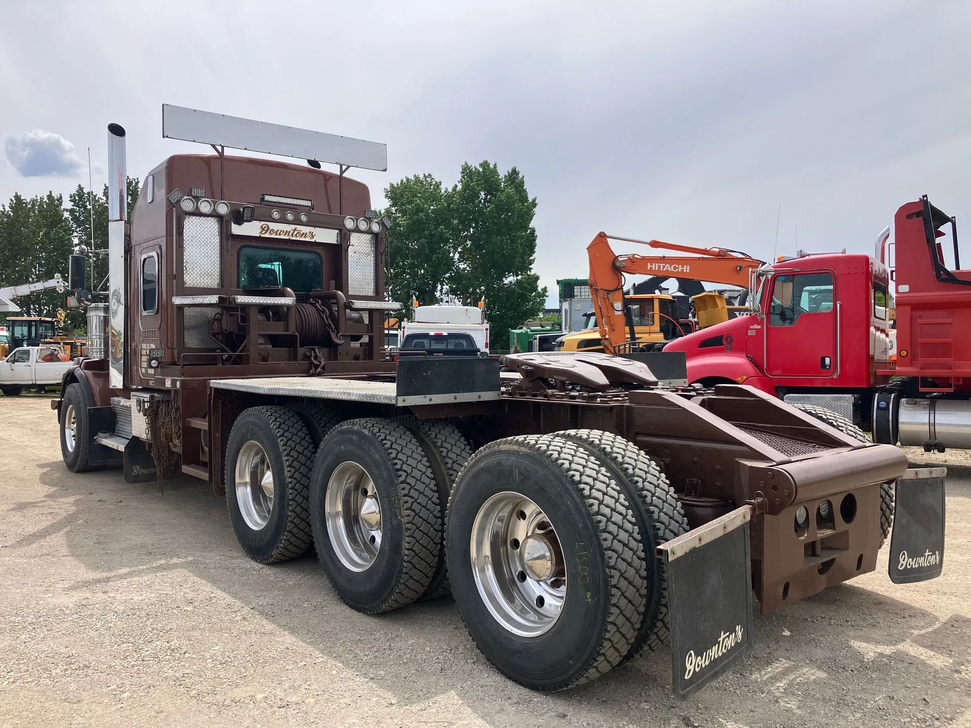 2011 Kenworth T800 8x6 Sleeper Winch Truck