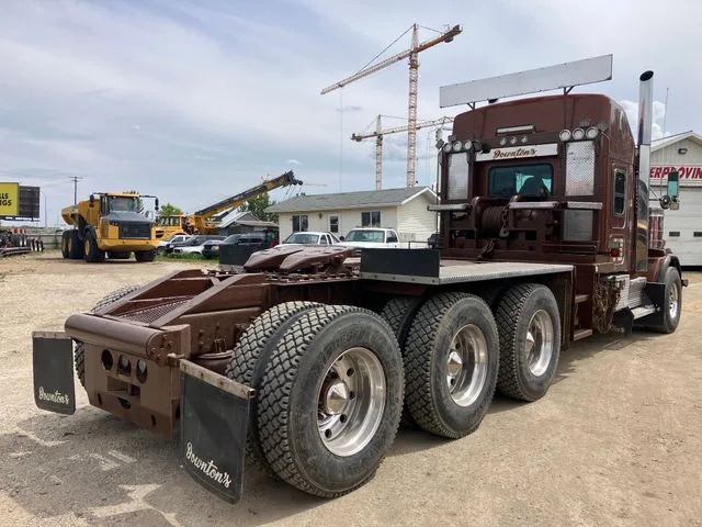 2011 Kenworth T800 8x6 Sleeper Winch Truck