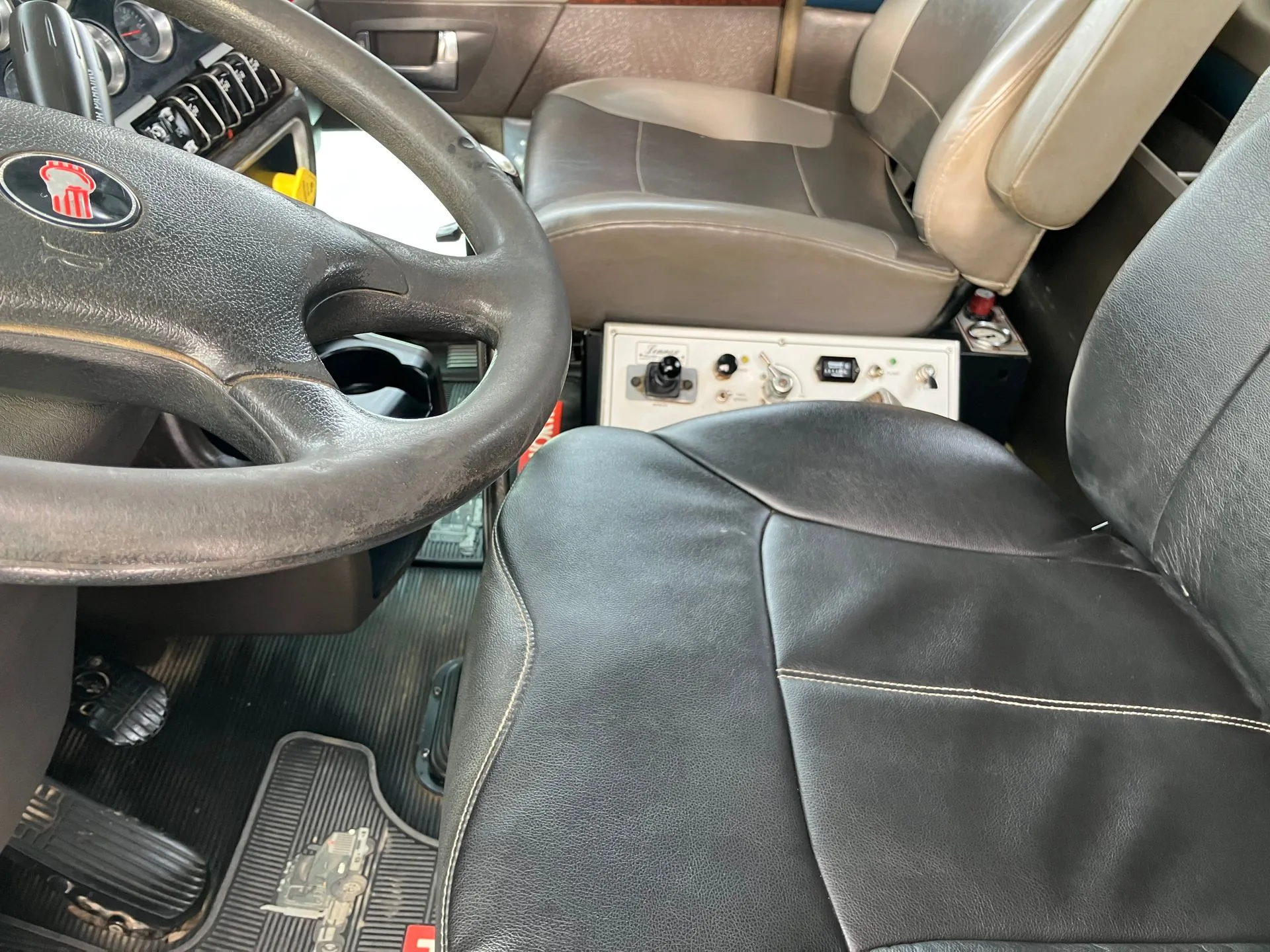 2012 Kenworth C500 Tri Drive 8x6 Winch Truck