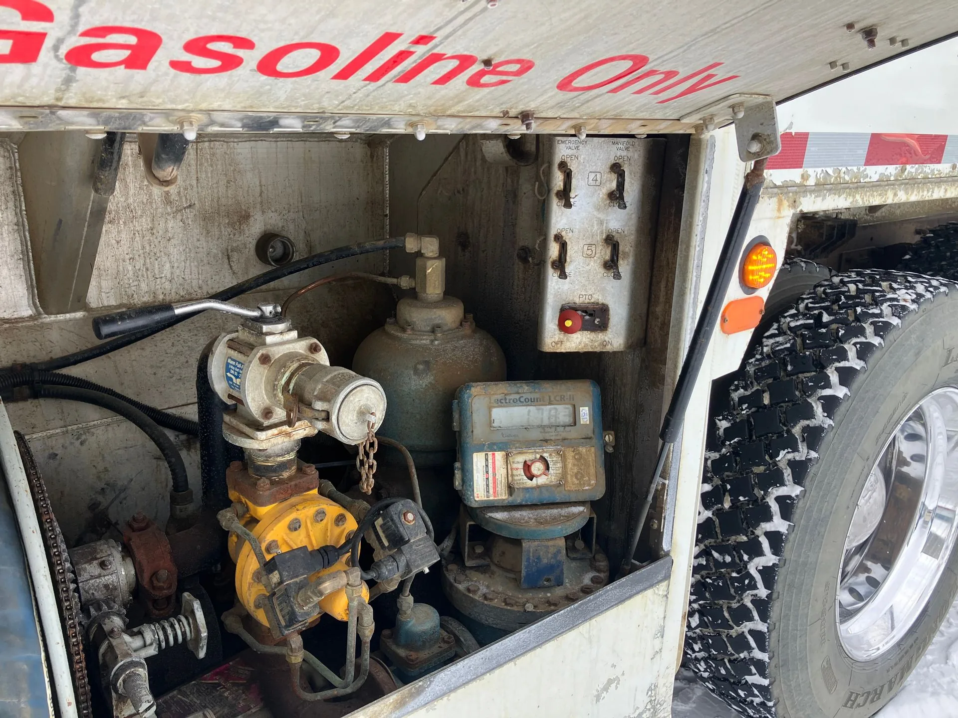 2013 Freightliner 114SD 8x6 Tri Drive Fuel Truck
