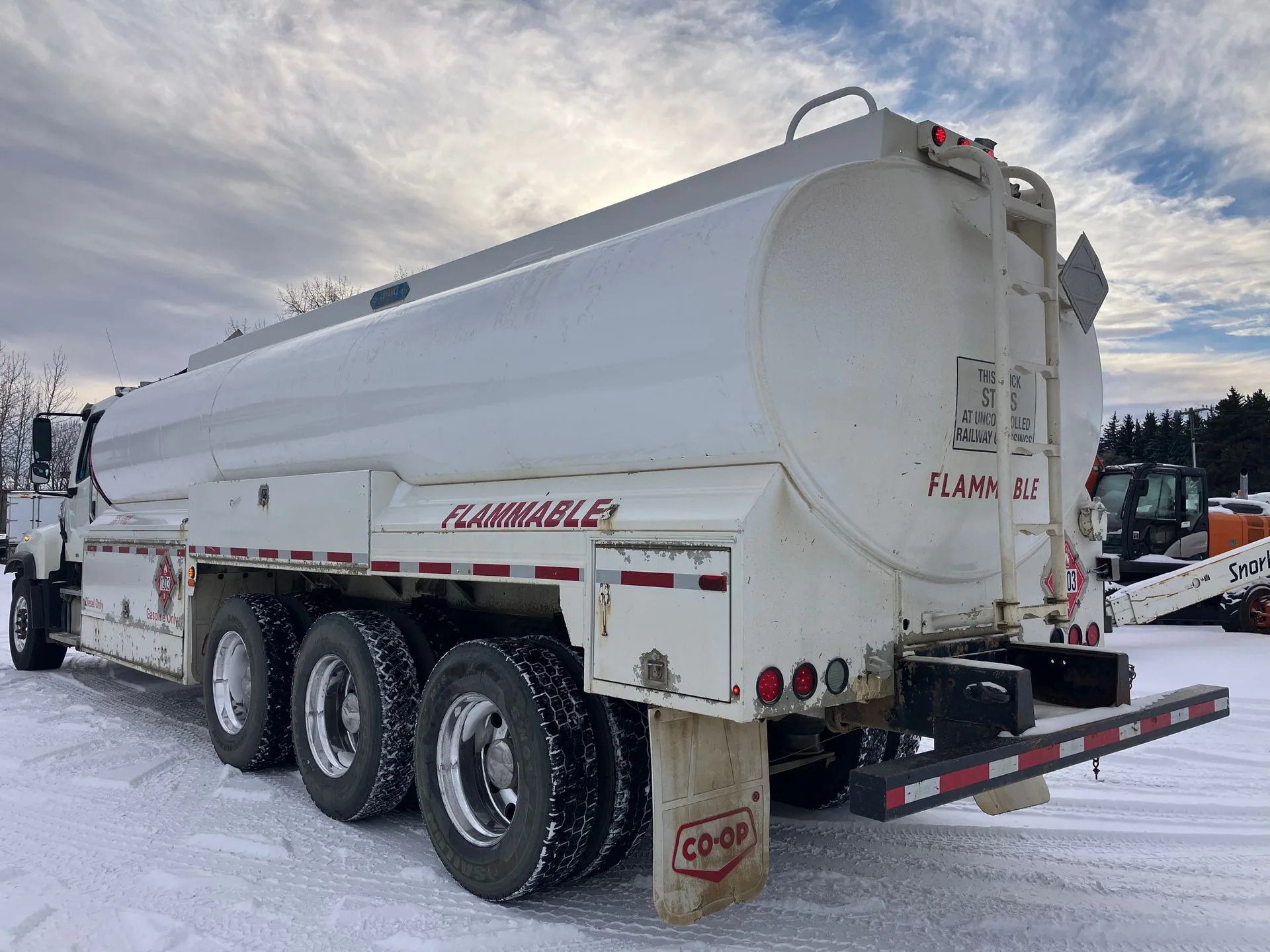 2013 Freightliner 114SD 8x6 Tri Drive Fuel Truck