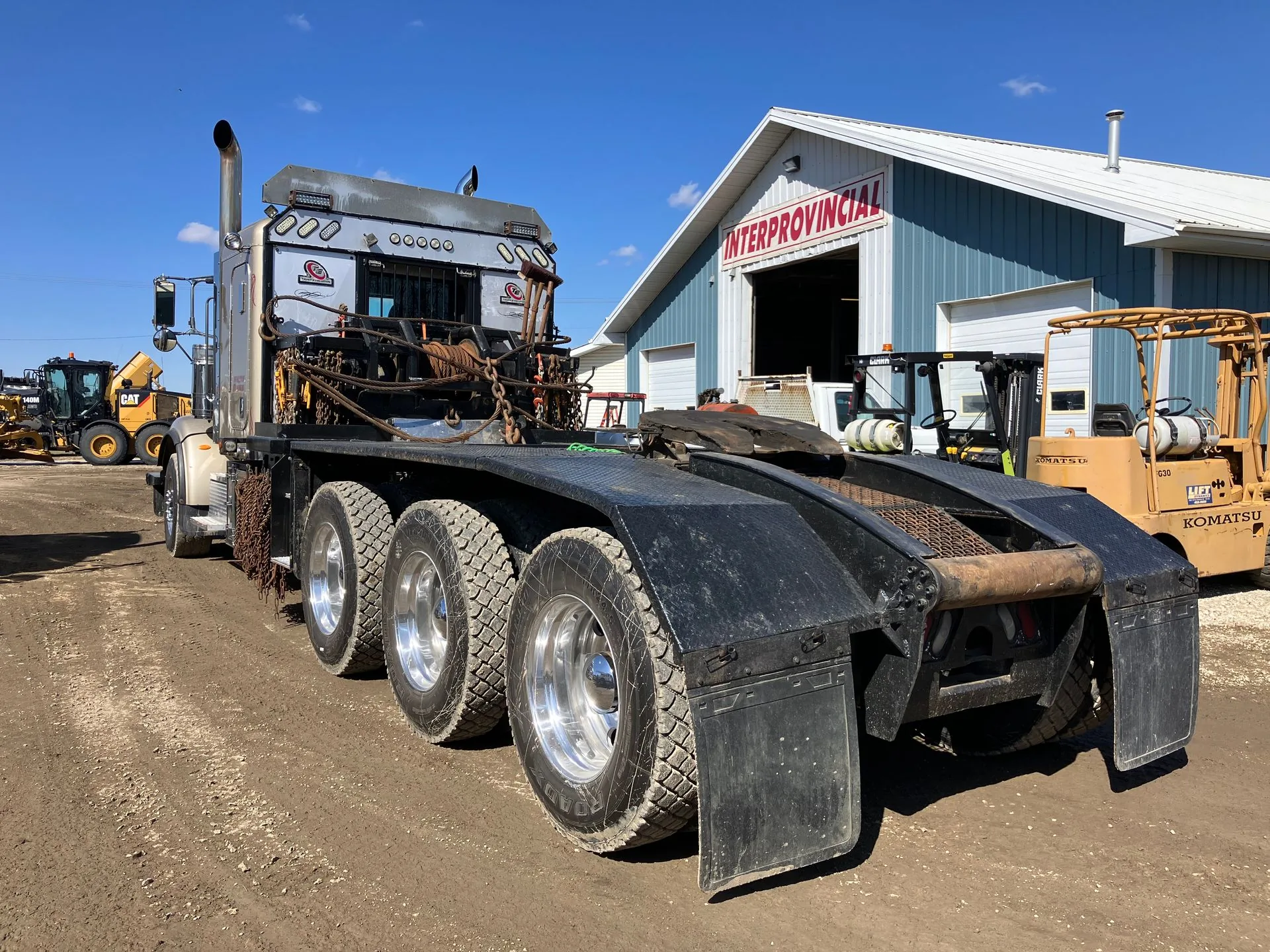 2014 Peterbilt 367 8x6 Tri Sleeper Winch Truck