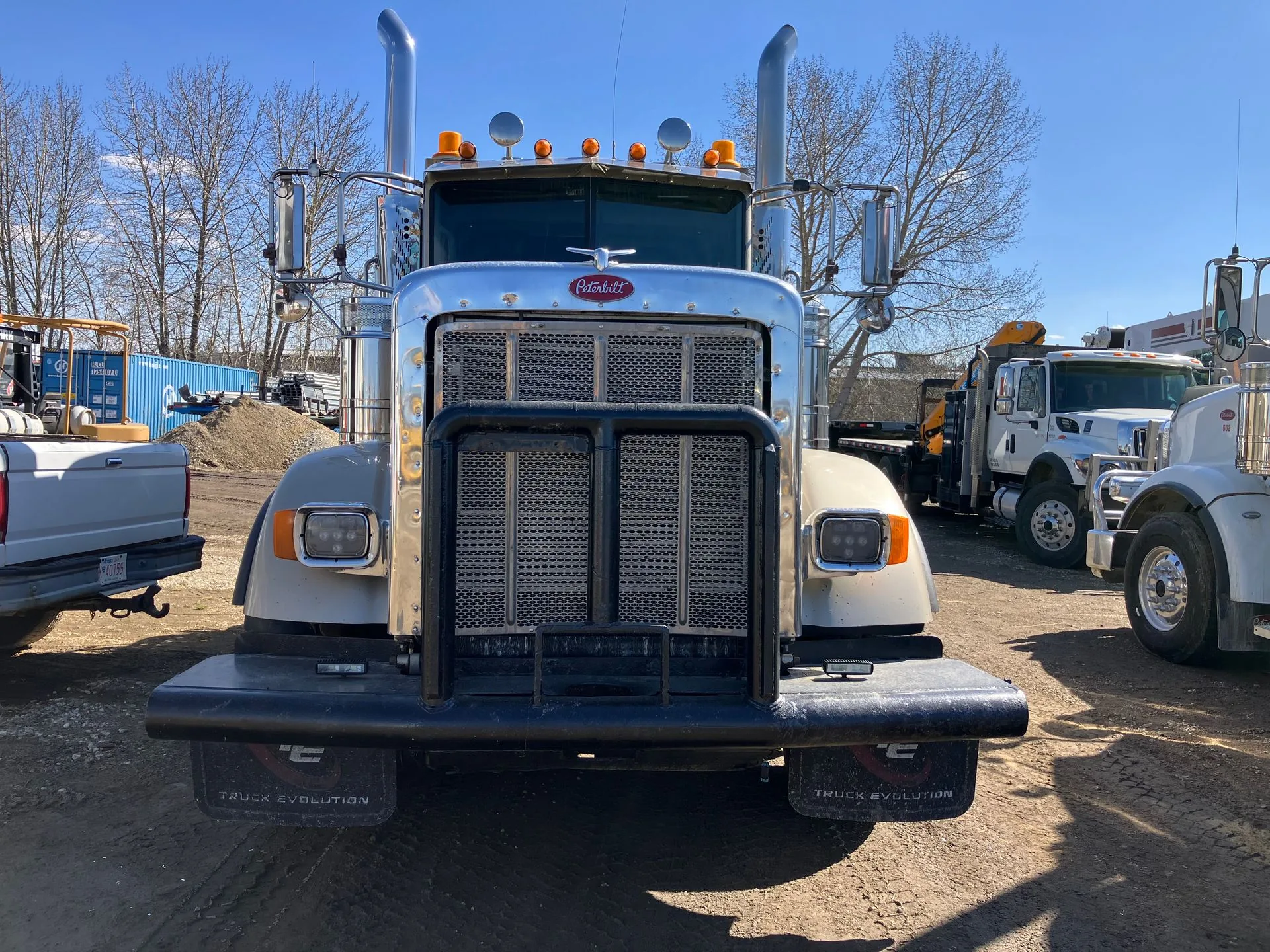 2014 Peterbilt 367 8x6 Tri Sleeper Winch Truck