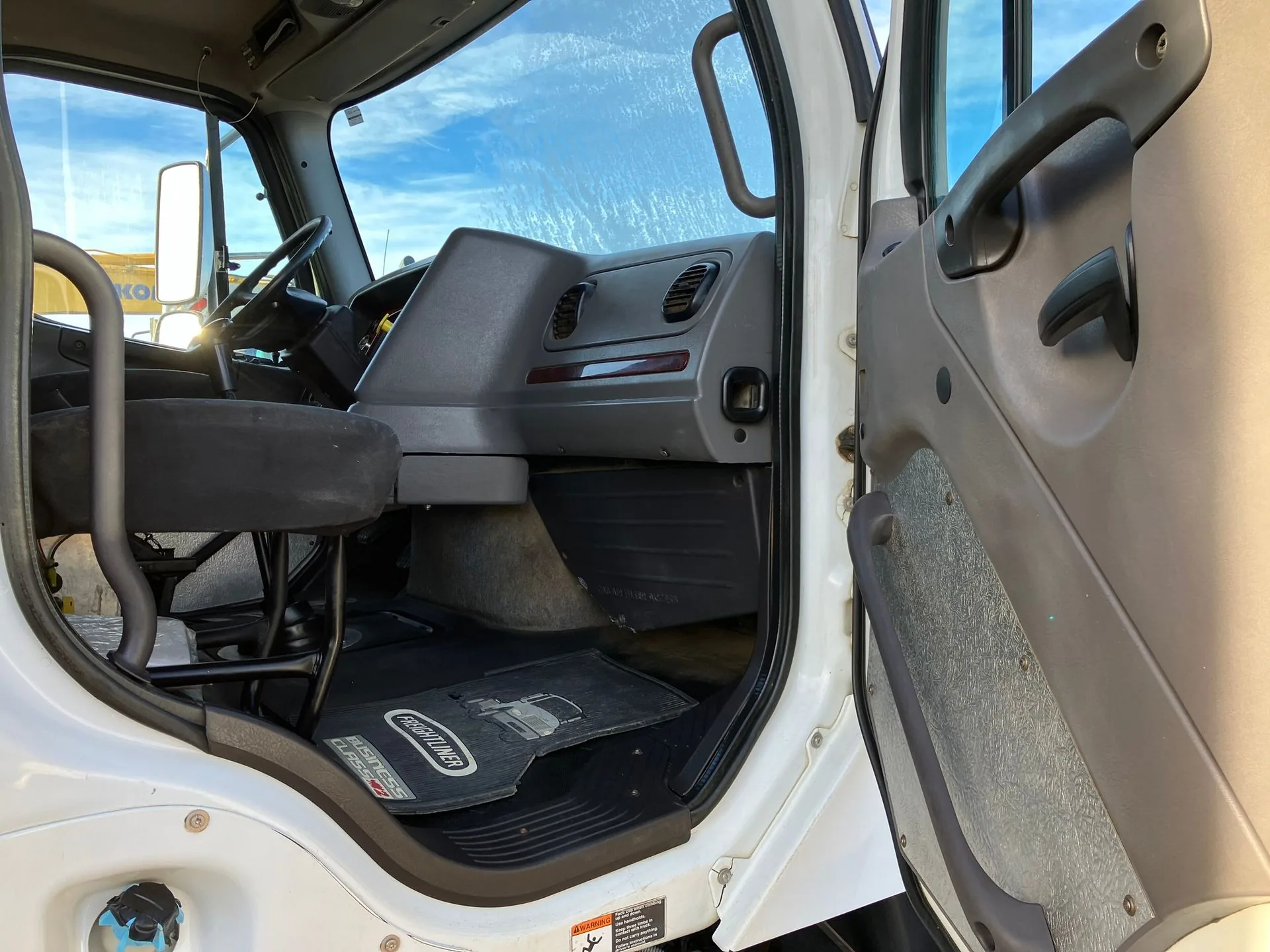 2015 Freightliner 114SD Tri Drive Hydro Vacuum Truck