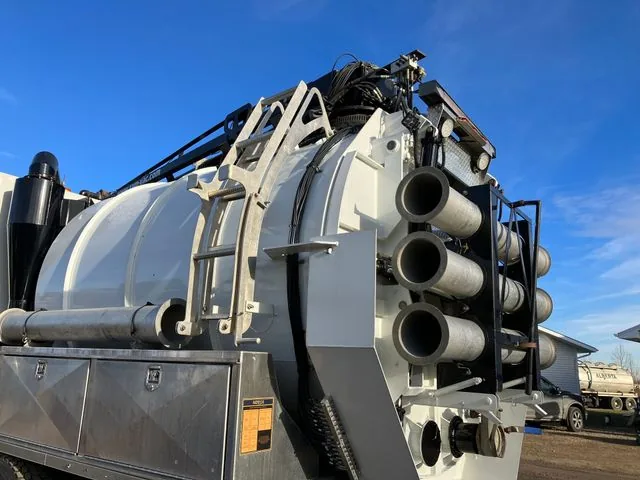 2015 Freightliner 114SD Tri Drive Hydro Vacuum Truck