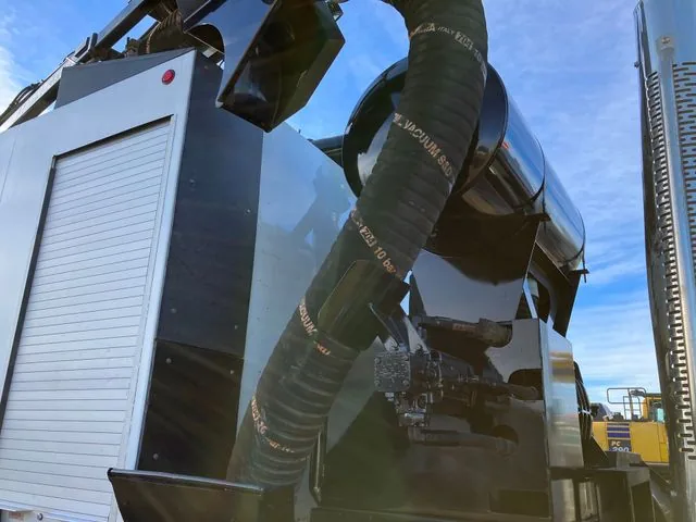 2015 Freightliner 114SD Tri Drive Hydro Vacuum Truck