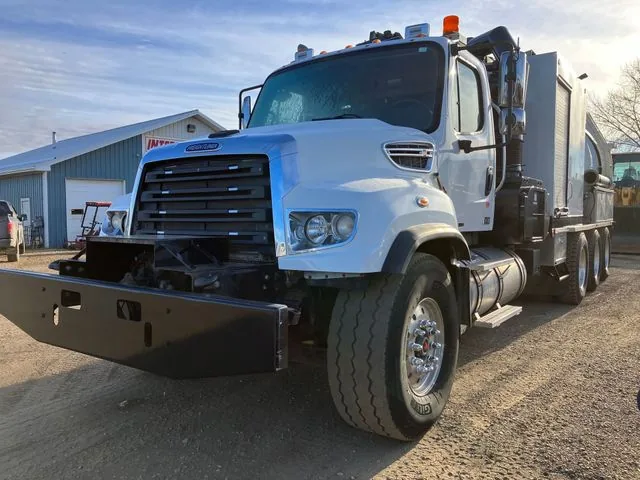 2015 Freightliner 114SD Tri Drive Hydro Vacuum Truck