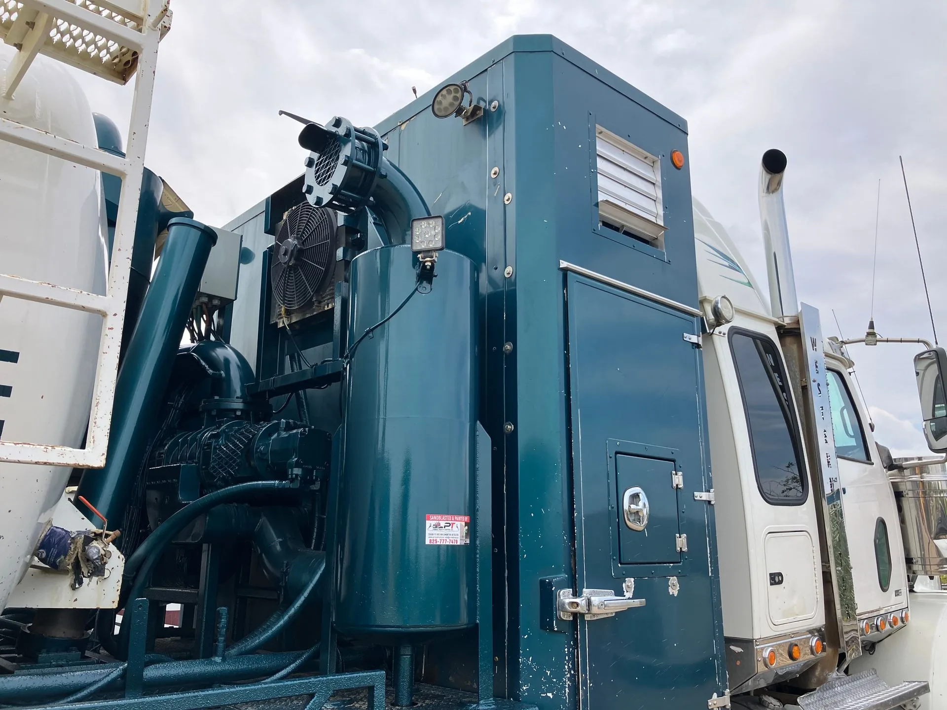 2015 Western Star 4900SA Tri Drive Sleeper Combo Vac