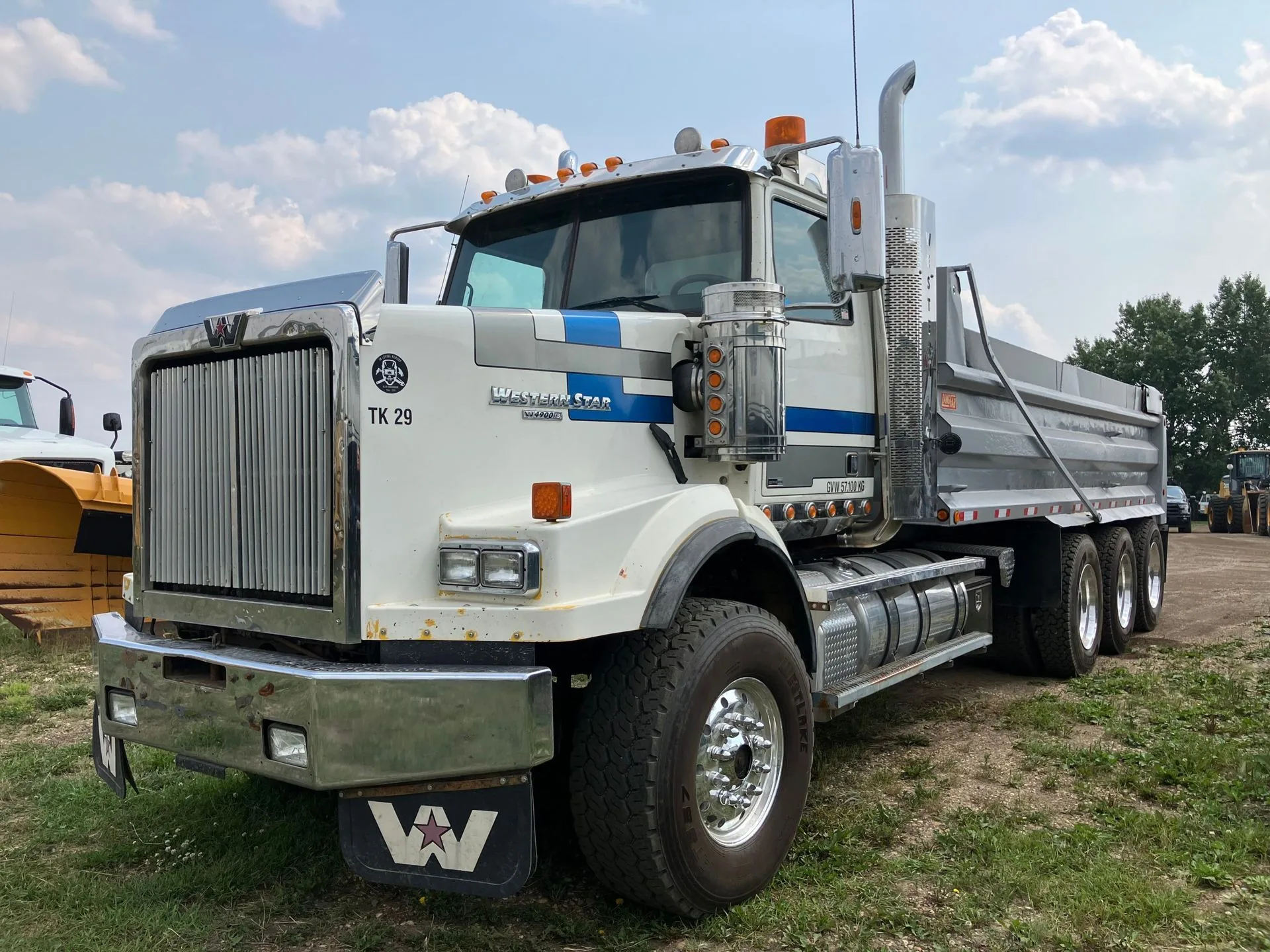 2016 Kenworth T370 6x4 T/A Dump Truck