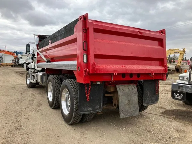 2016 Kenworth T370 6x4 T/A Dump Truck